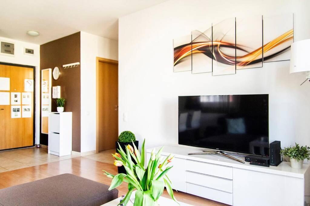 Vip Mini Resort,Private Parking & Balcony Budapest Luaran gambar
