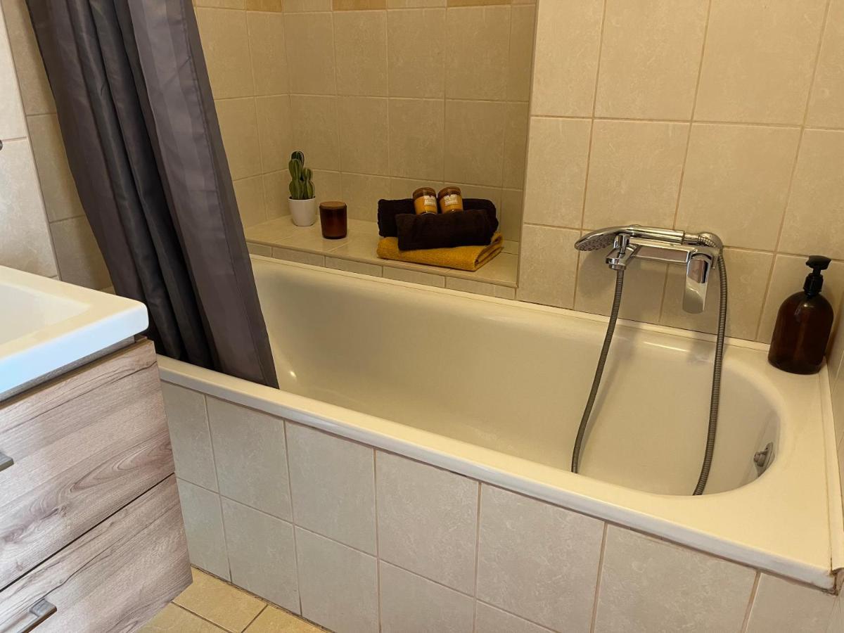 Vip Mini Resort,Private Parking & Balcony Budapest Luaran gambar
