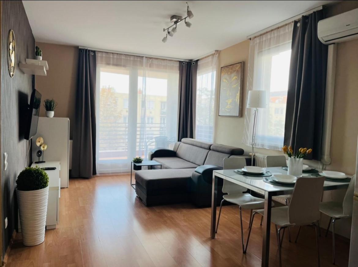 Vip Mini Resort,Private Parking & Balcony Budapest Luaran gambar